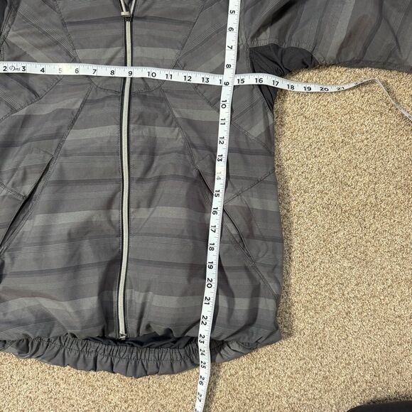 Lululemon gray nylon striped zipper hood zip up Run Hustle jacket size 6 - Picture 13 of 15
